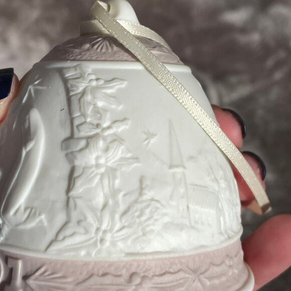 Lladro Porcelain Christmas Bell Ornament Vintage 1991 #5803 Campanita Navidad - Picture 6 of 9